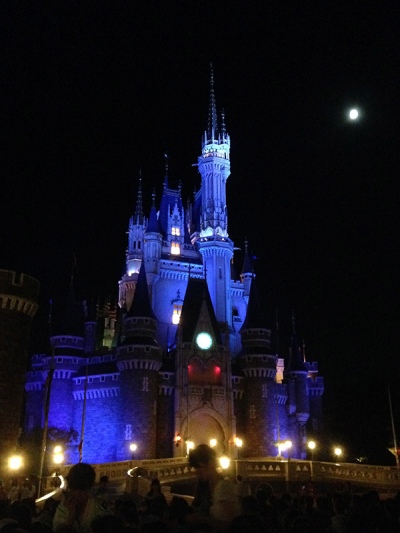 （2014/08/22〜）『月に映えるシンデレラ城』