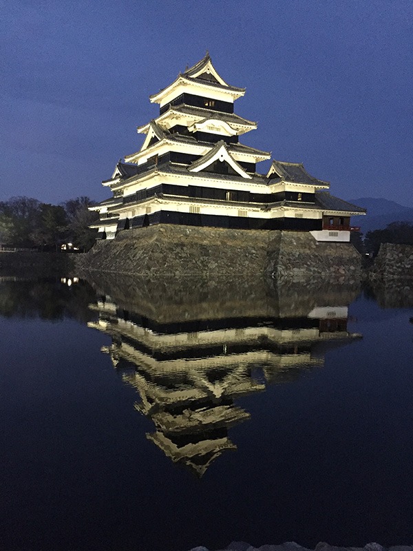 （2015/11/26〜）『晩秋の松本城』