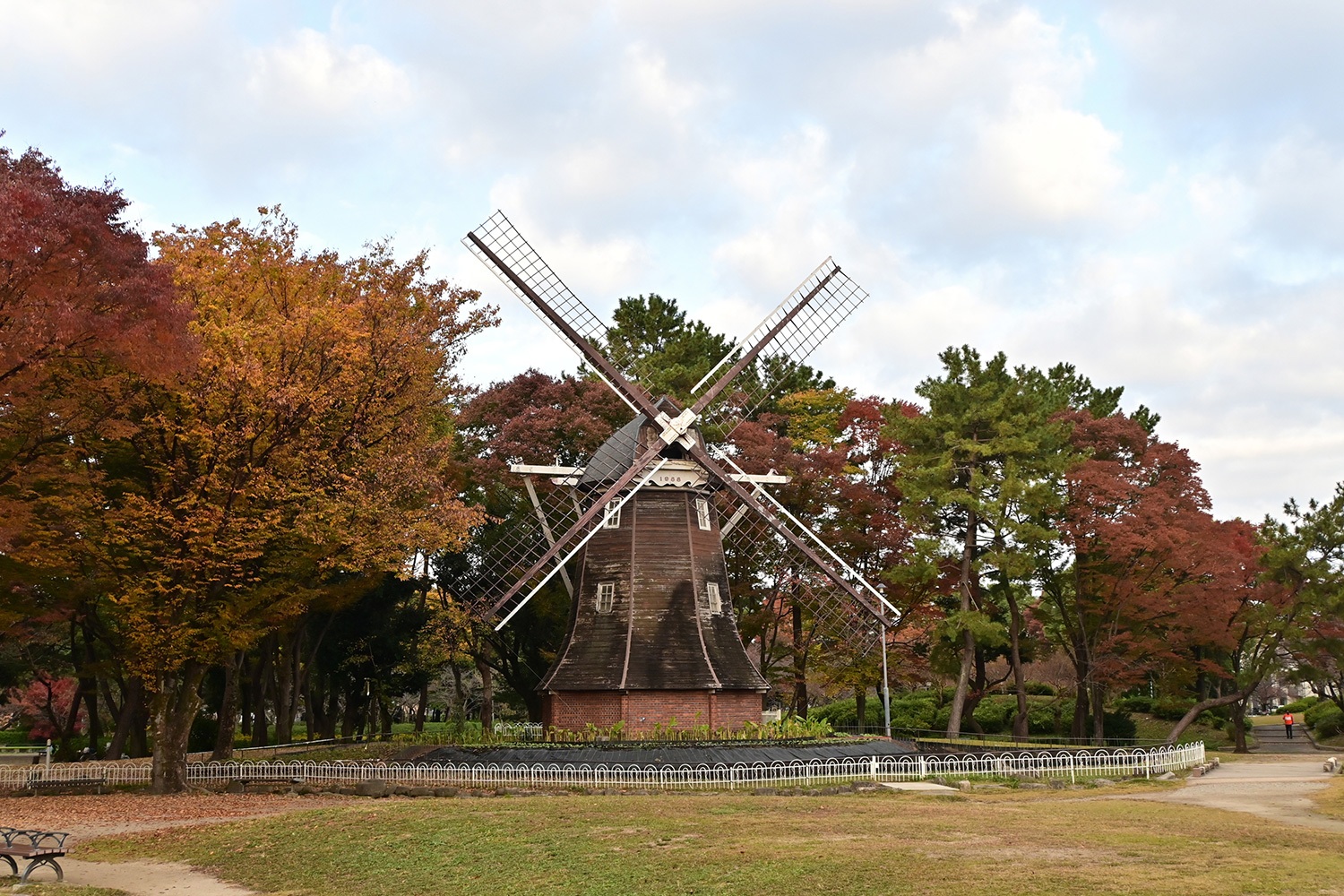 （2020/11/29〜）「名城公園オランダ風車」
