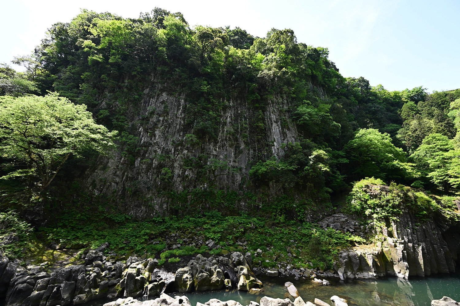 （2025/07/08〜）「新緑の高千穂峡」
