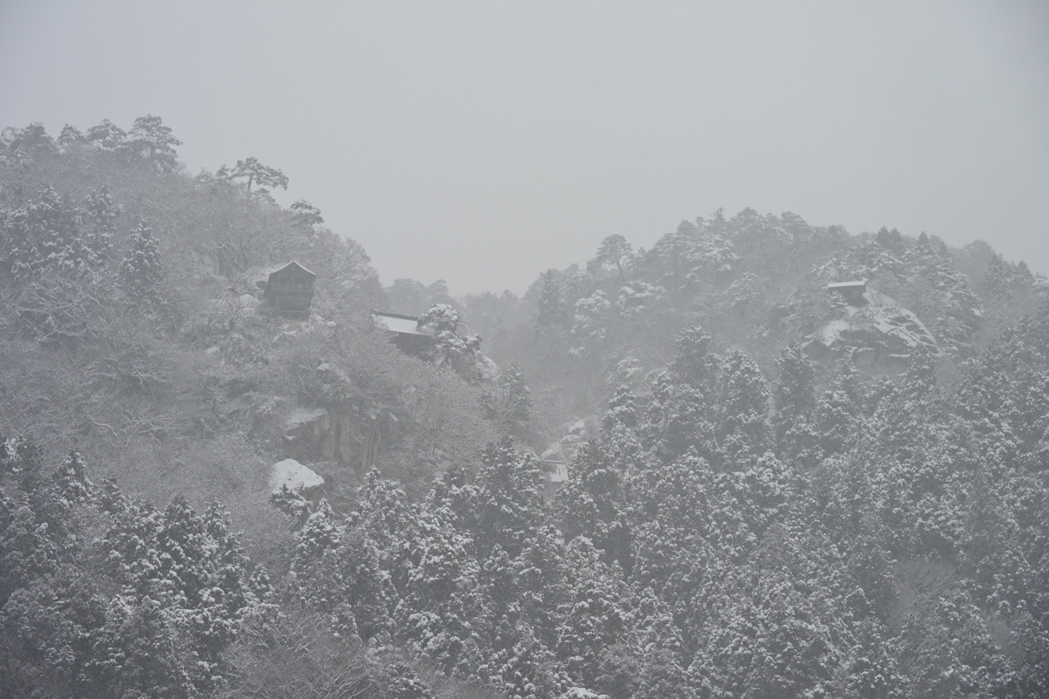 （2026/01/27〜）「雪の山寺」