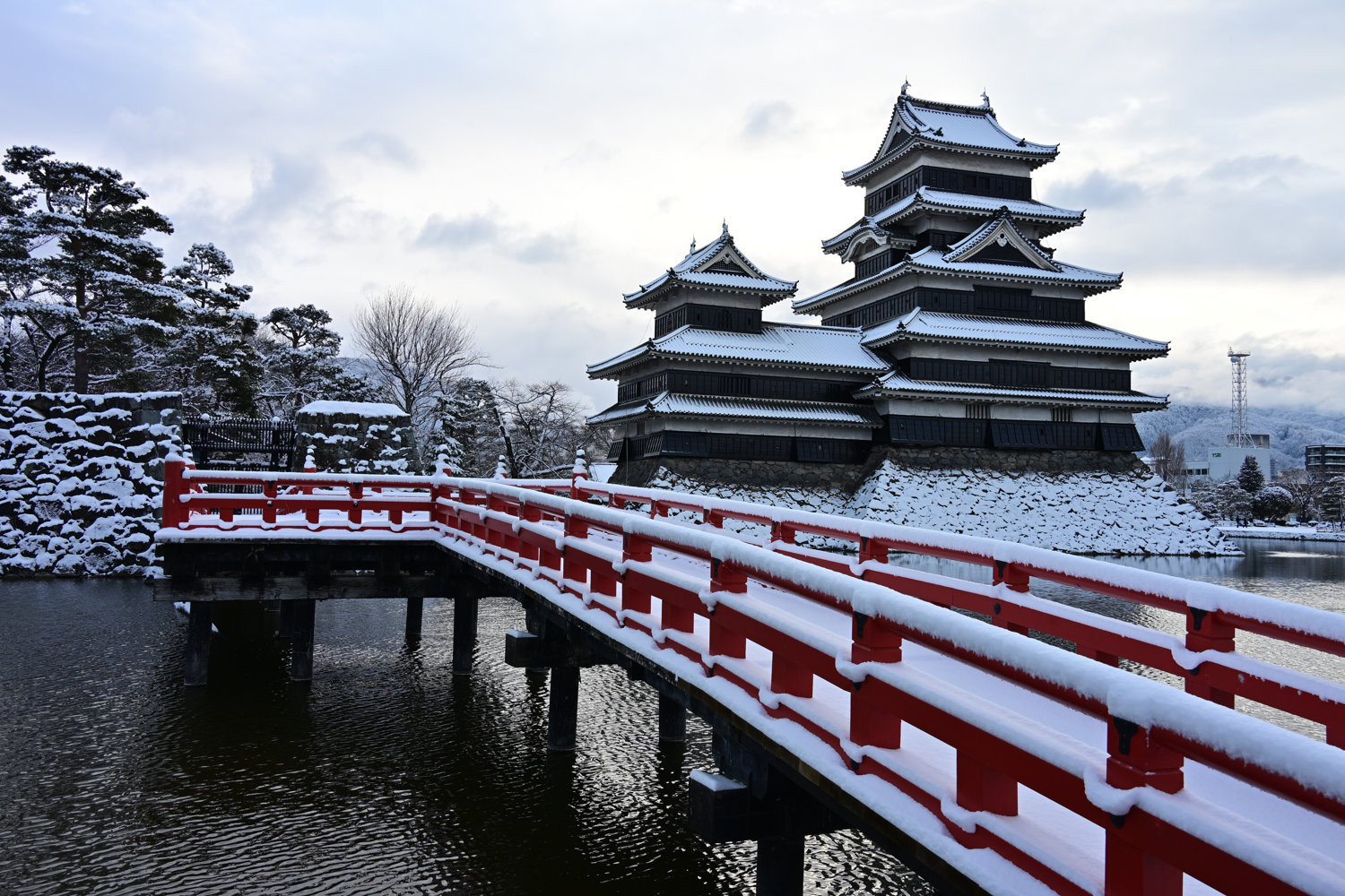 （2026/02/10〜）「雪の松本城」