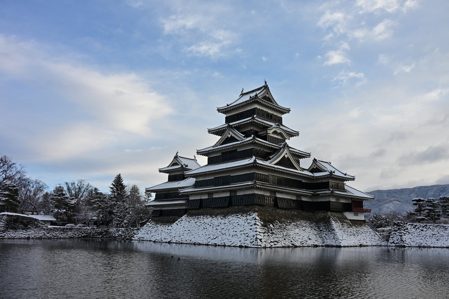 （2026/02/10〜）「雪の松本城」